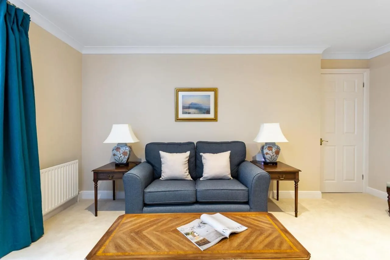 Bright Tower Bridge Nest Apartment London