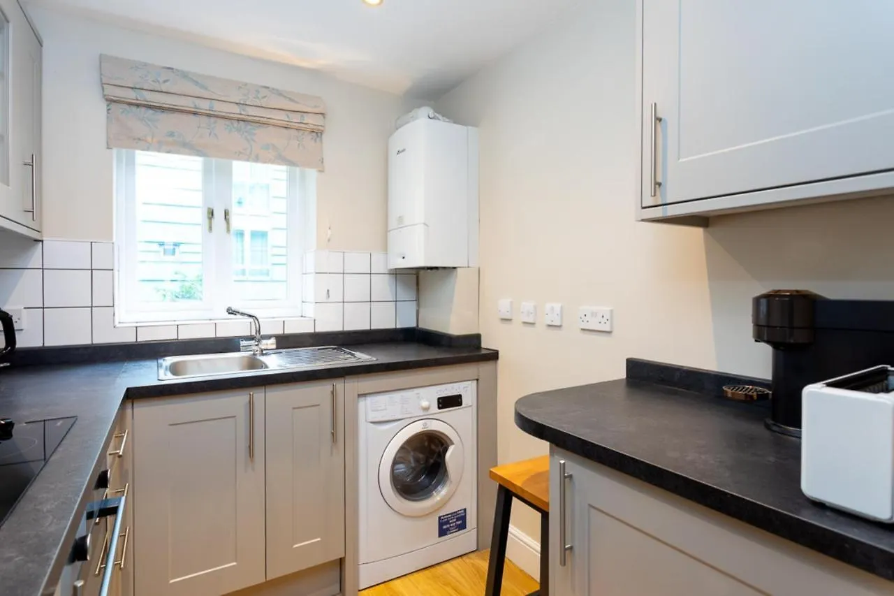 Bright Tower Bridge Nest Apartment London