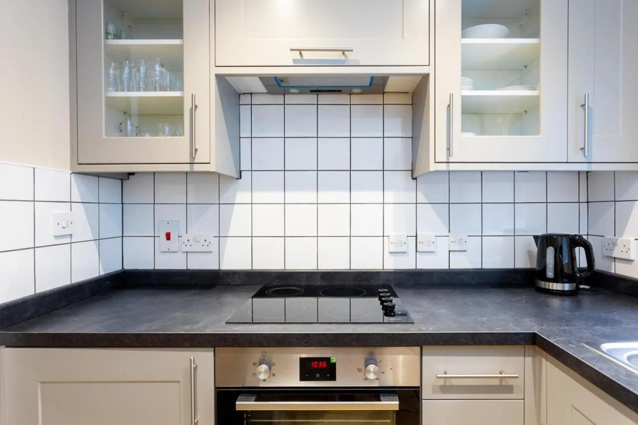 Bright Tower Bridge Nest Apartment London