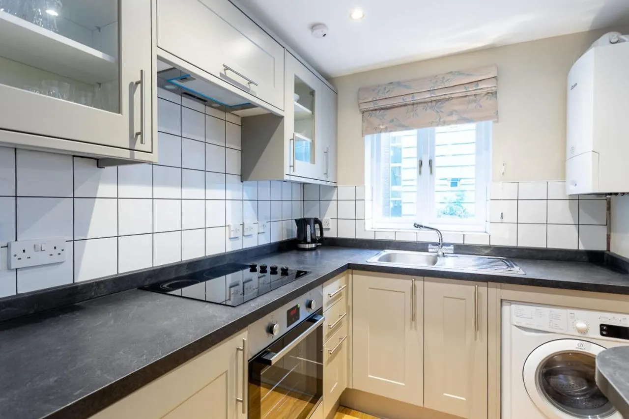 Bright Tower Bridge Nest Apartment London