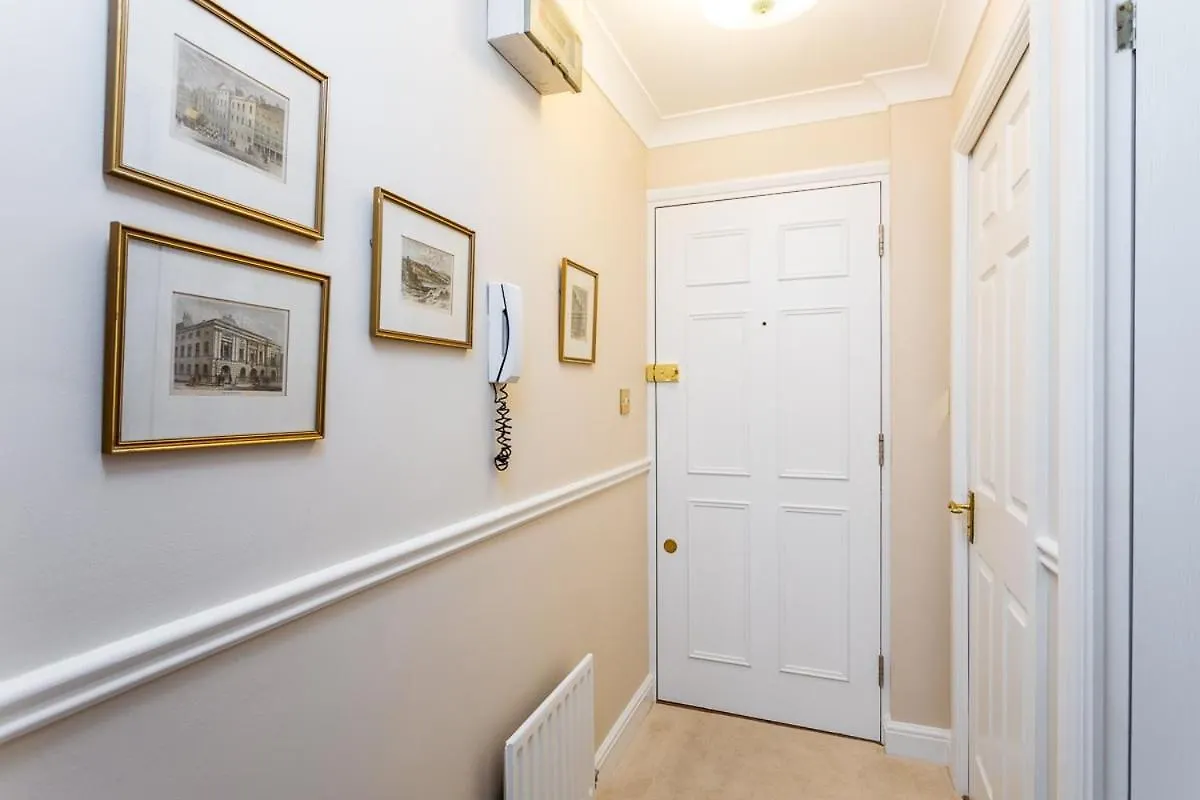 Bright Tower Bridge Nest Apartment London