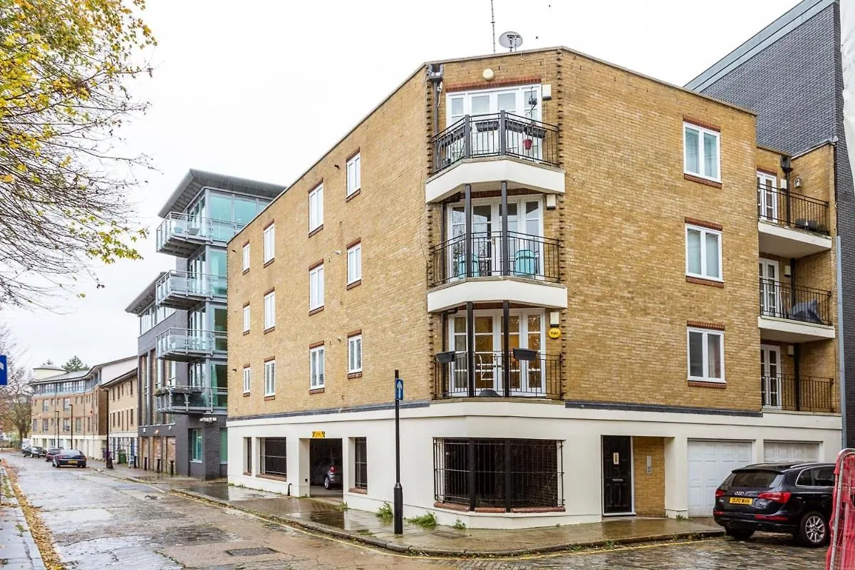 Bright Tower Bridge Nest Apartment London