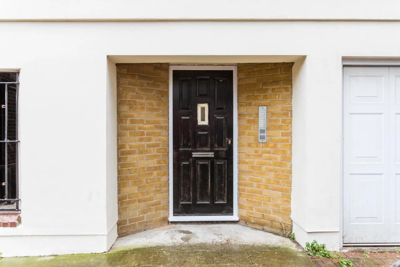 Bright Tower Bridge Nest Apartment London
