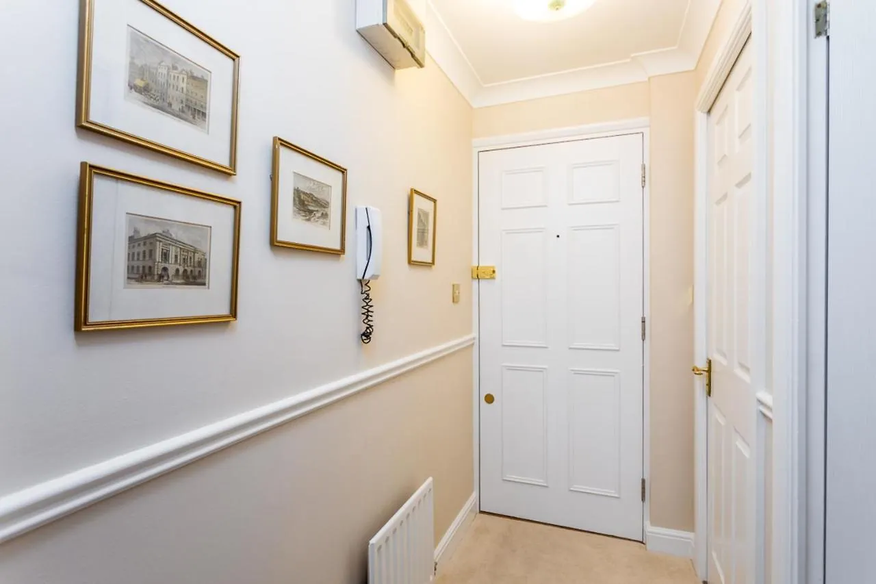 Bright Tower Bridge Nest Apartment London